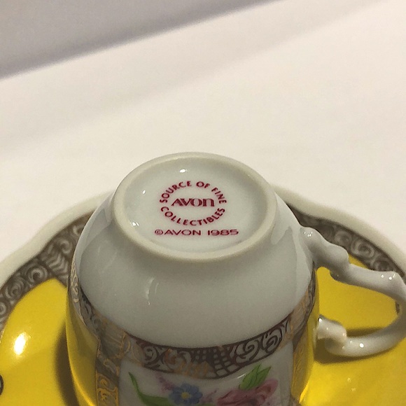 💛VINTAGE AVON CUP & SAUCER💛 - Picture 2 of 6